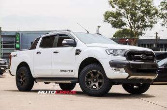 FORD RANGER BEAST BLACK MACHINED WITH DARK TINT